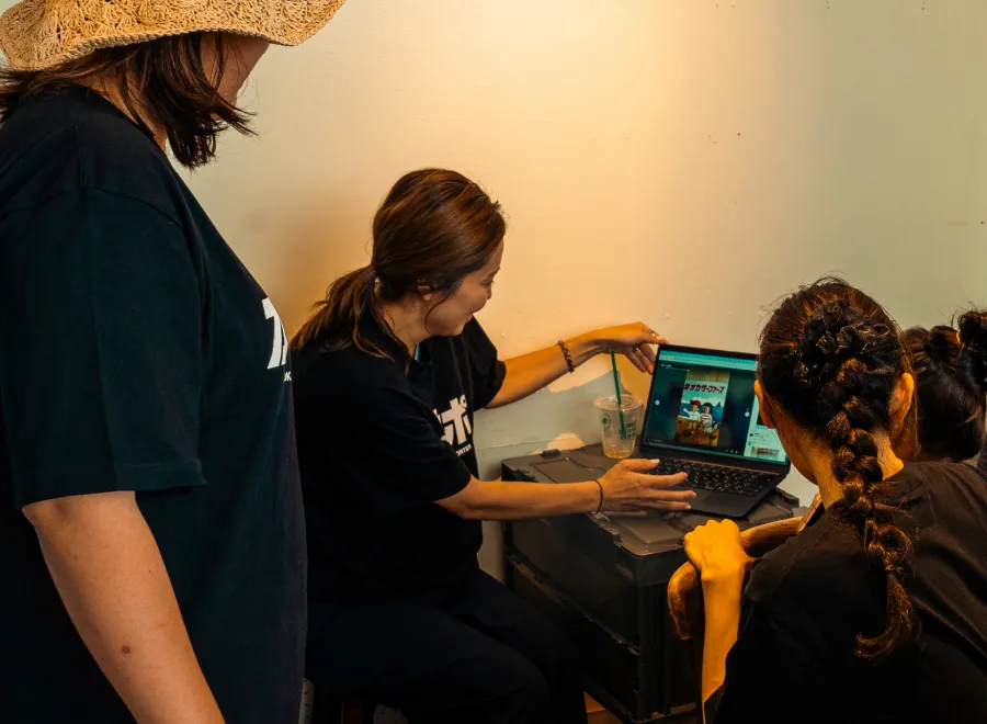 打ち合わせをしている様子